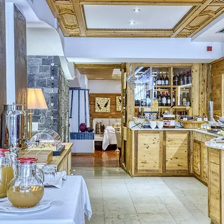Majestic Hotel 4*