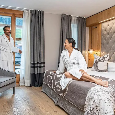 Majestic Hotel 4*